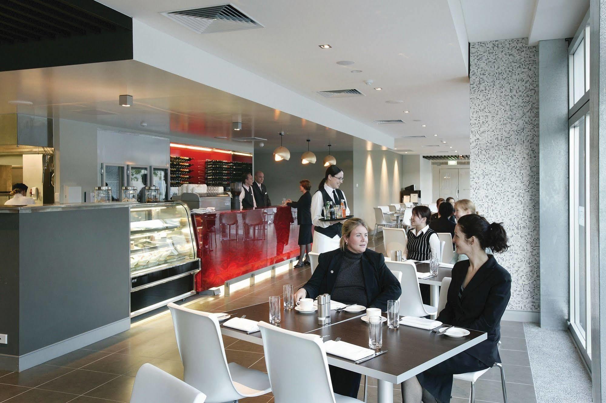 Adina Apartment Hotel Perth Extérieur photo